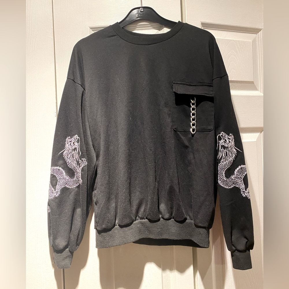 Fun dragon sweatshirt. VGUC, bought on a trip to China S/M